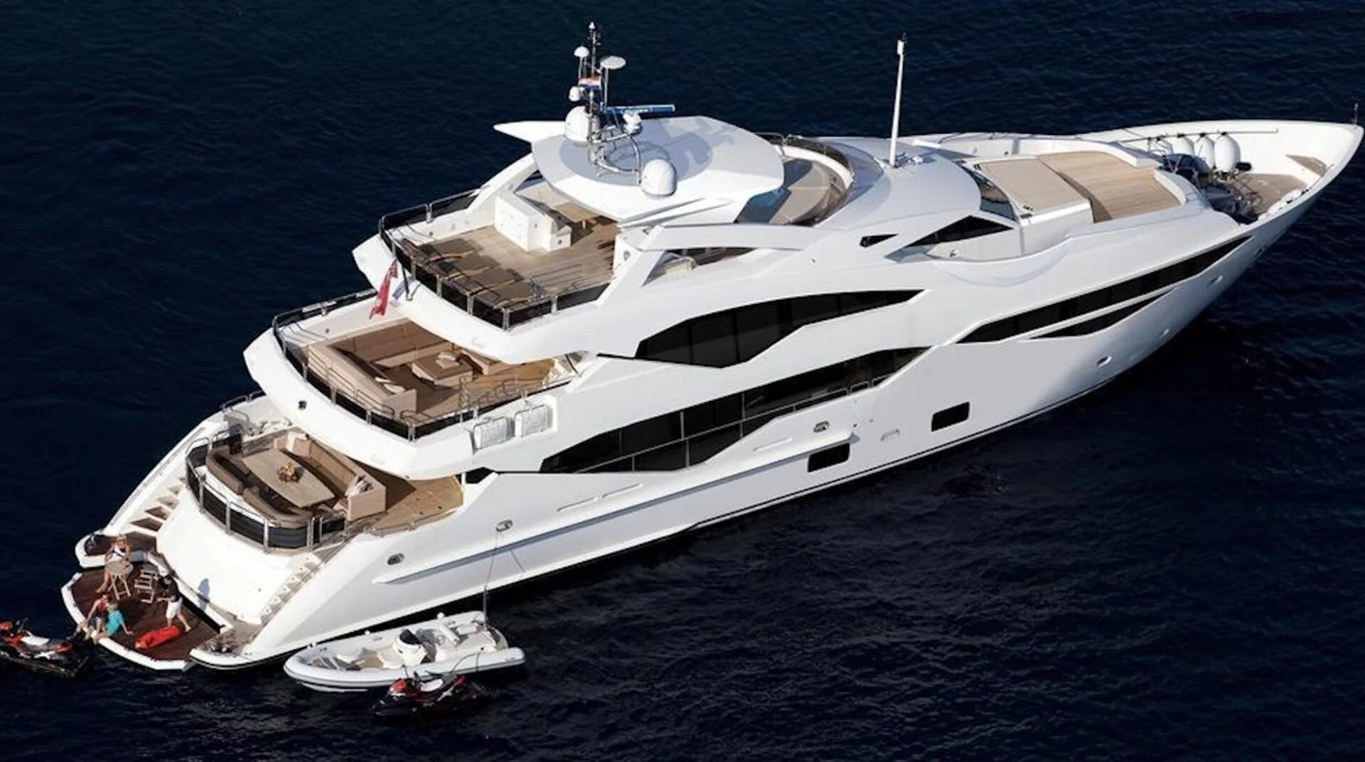 Sunseeker 131 · Antibes 1