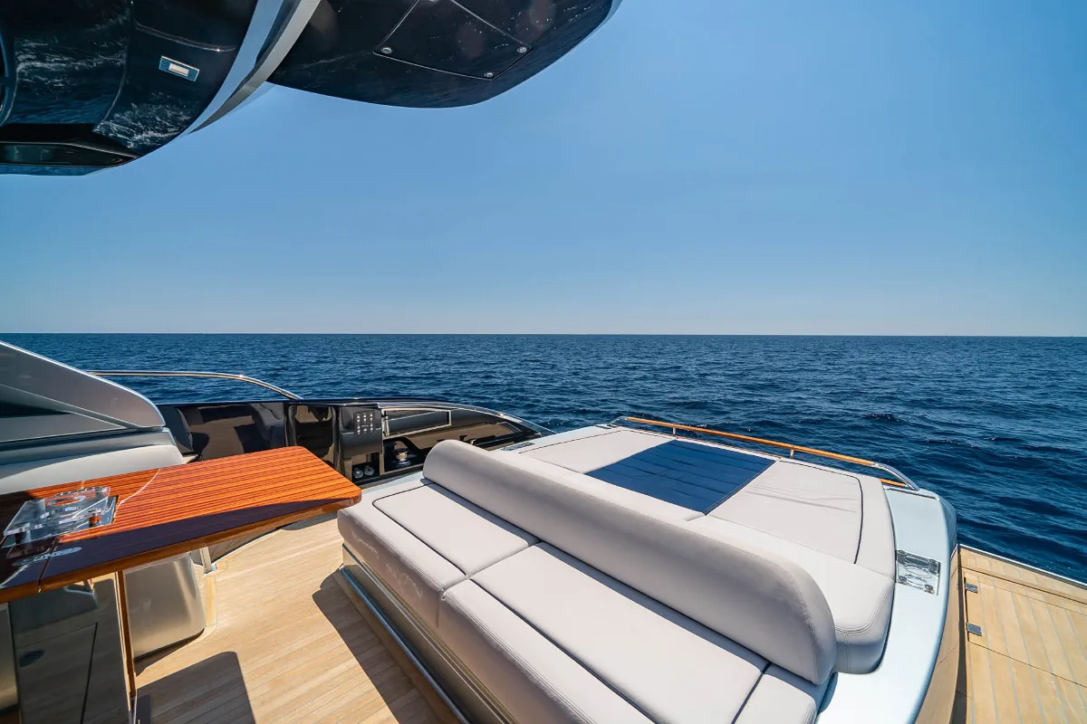 Riva Ribelle 66 7