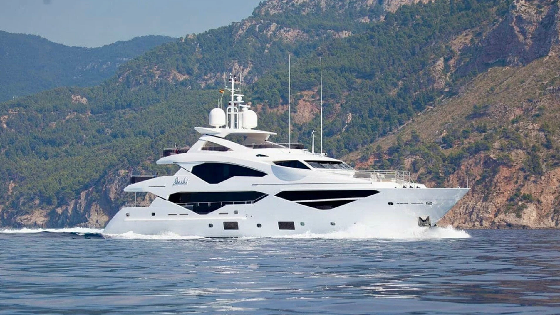 Sunseeker 131 · Cannes 1