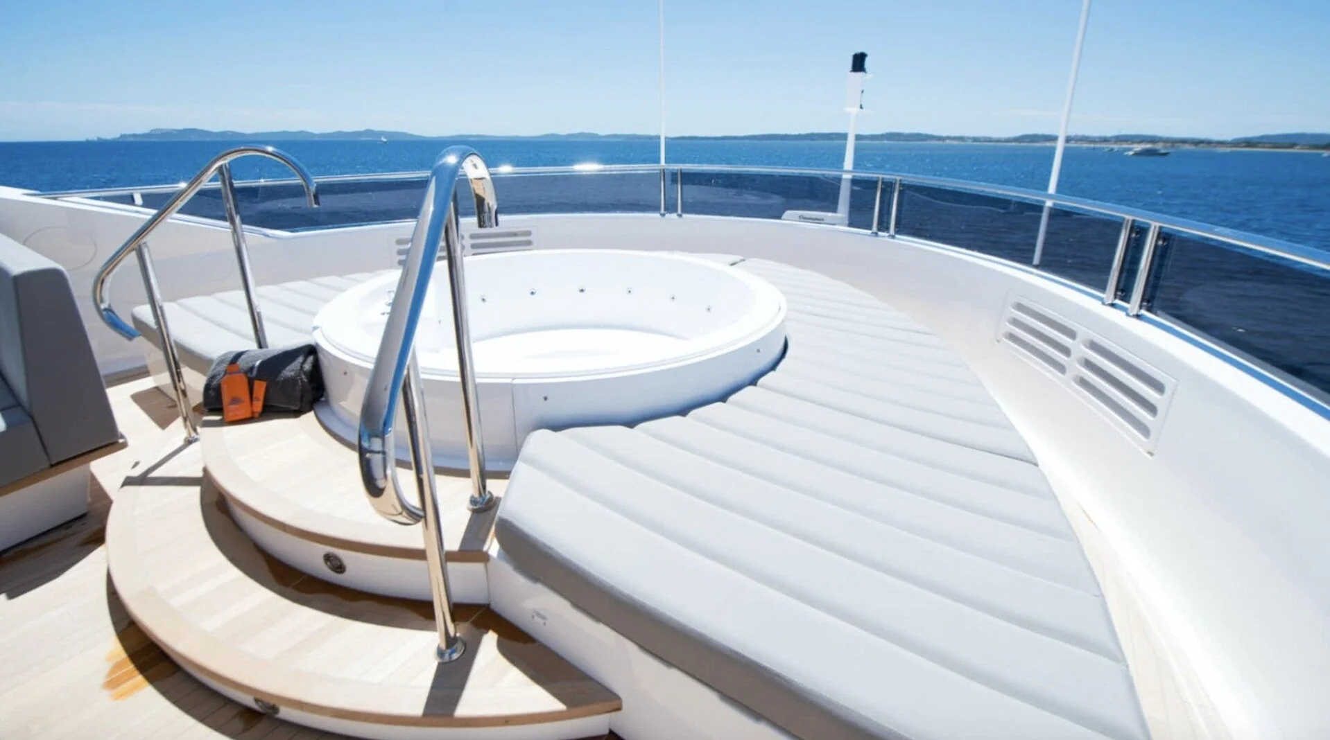 Sunseeker 131 · Antibes 6