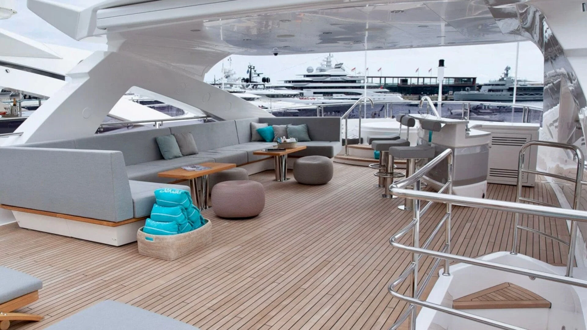 Sunseeker 131 · Cannes 8