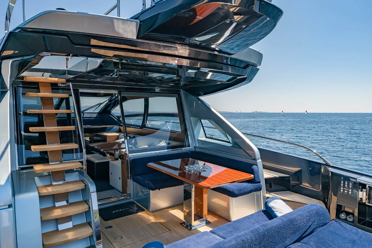 Riva Ribelle 66 11