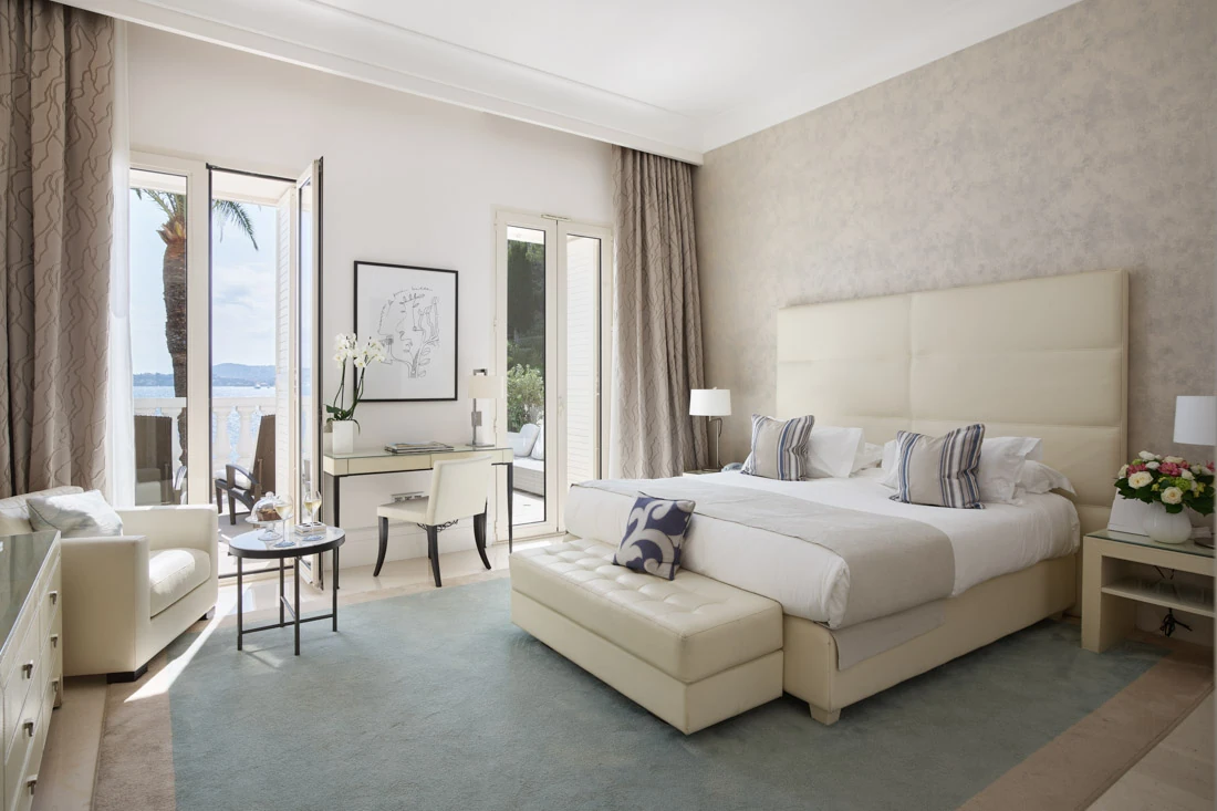 Cap Estel — 10