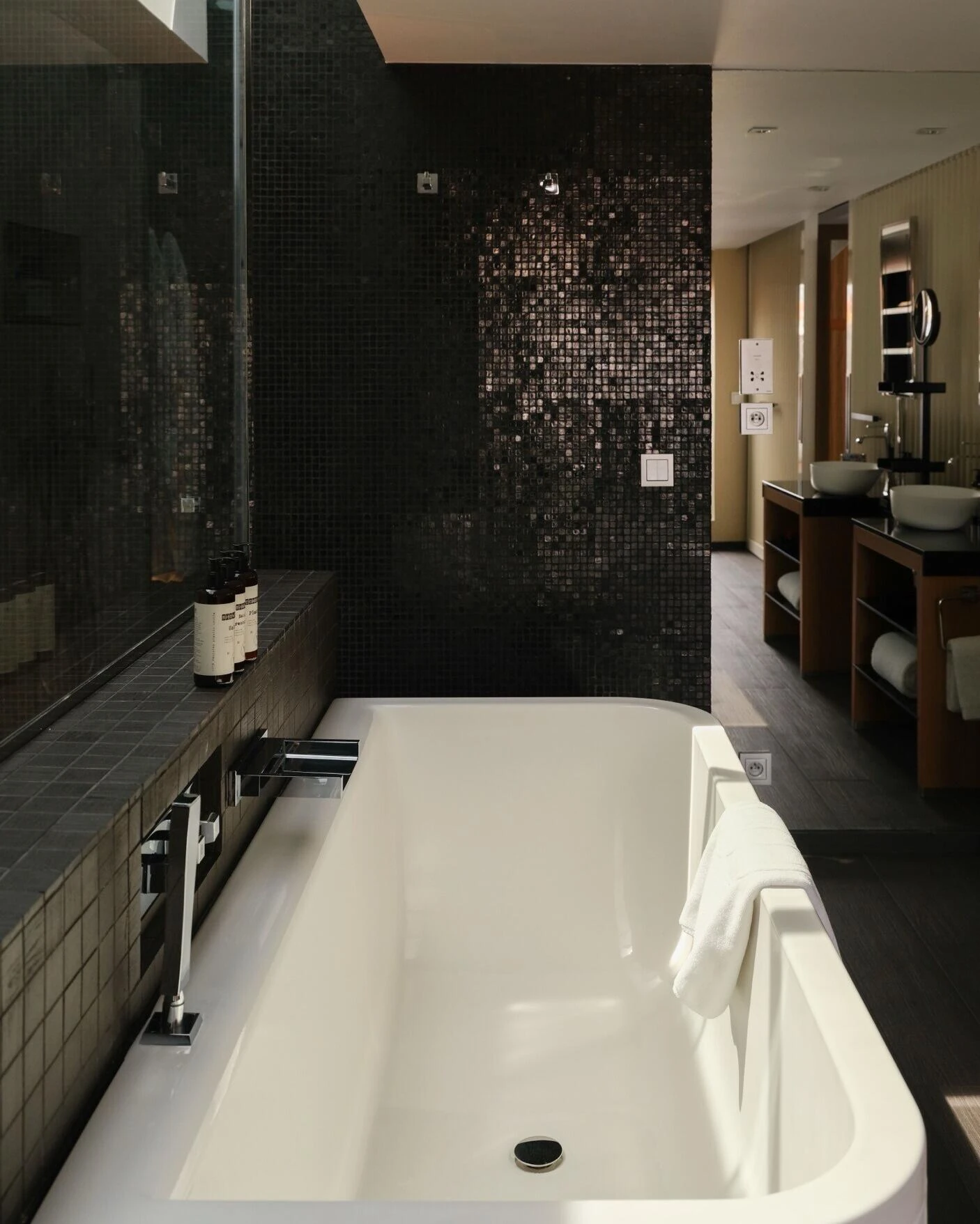 Five Seas by Inwood Hotels — 9