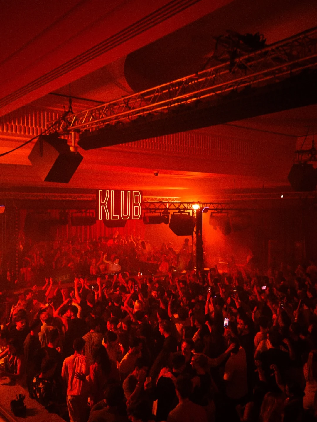 KLUB — 4