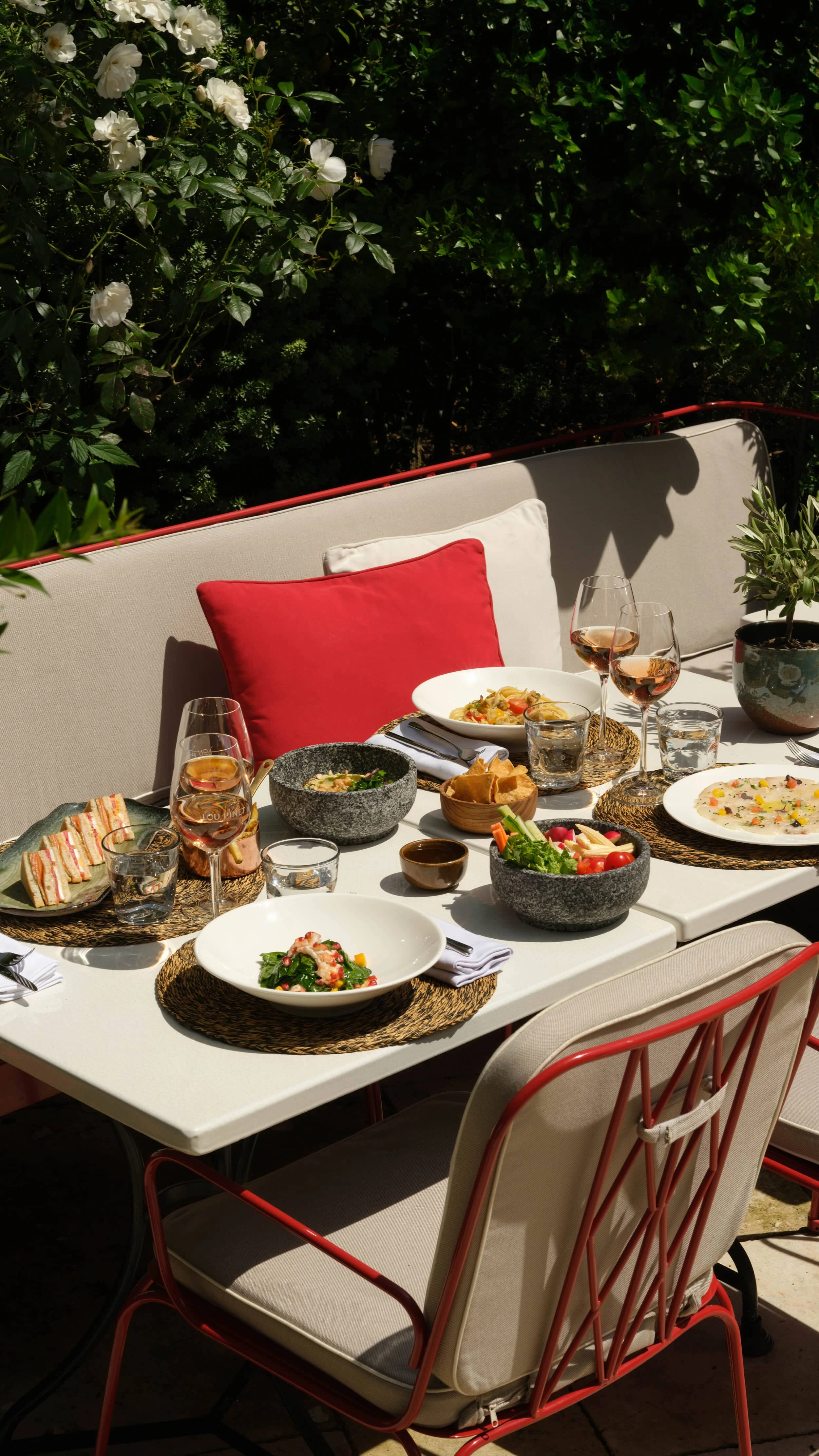 La Terrasse — Lou Pinet